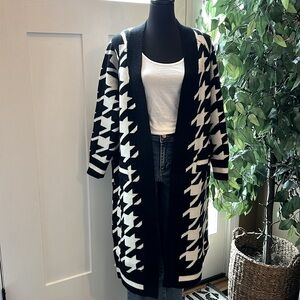 Stunning houndstooth sweater/jacket/duster. It is Gorgeous!